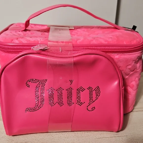 Juicy Couture NWT Bright Pink Rhinestone 'Juicy' Cosmetic Case with Top Handle - Picture 1 of 5